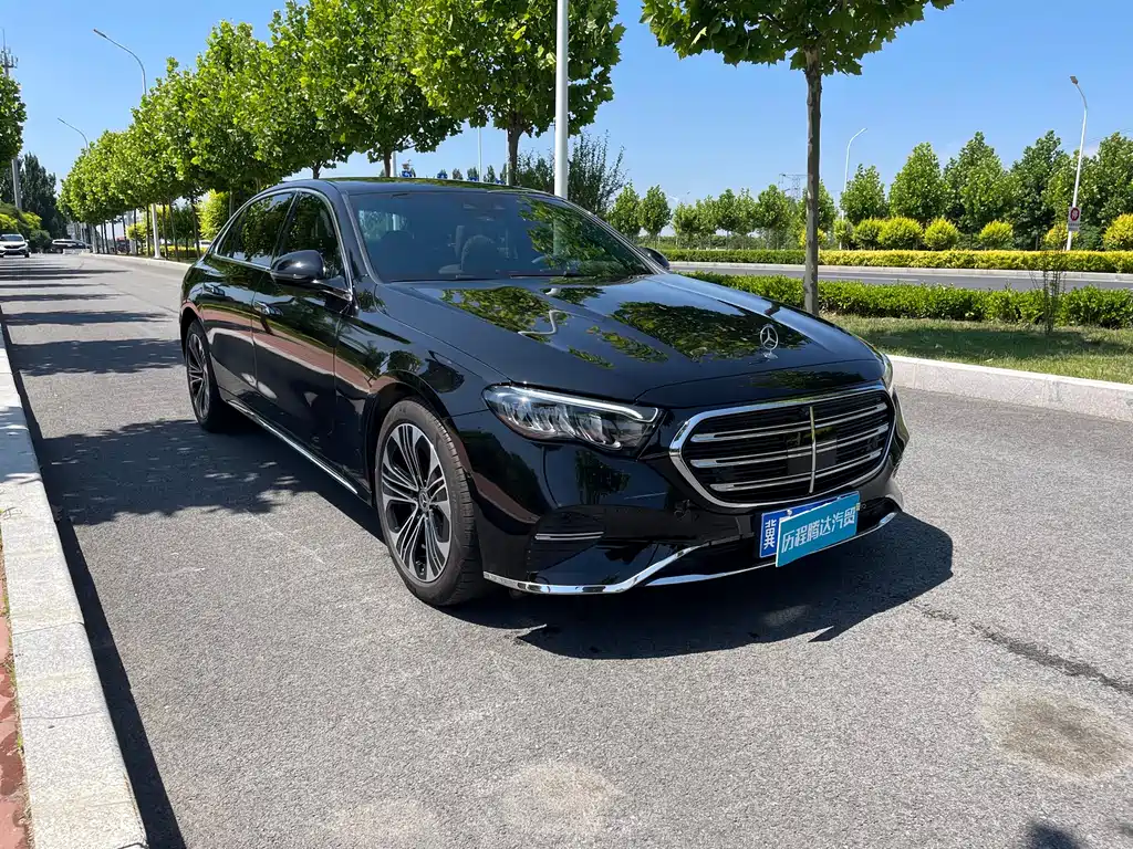Mercedes-Benz E-Class 2025 — фото 3