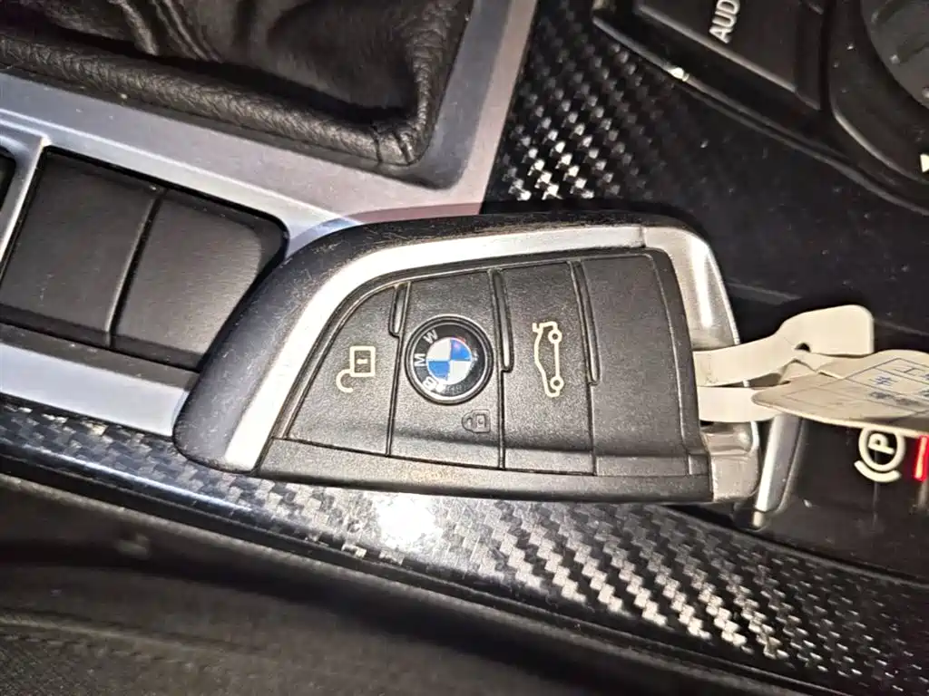 BMW 1 Series 2017 — фото 9