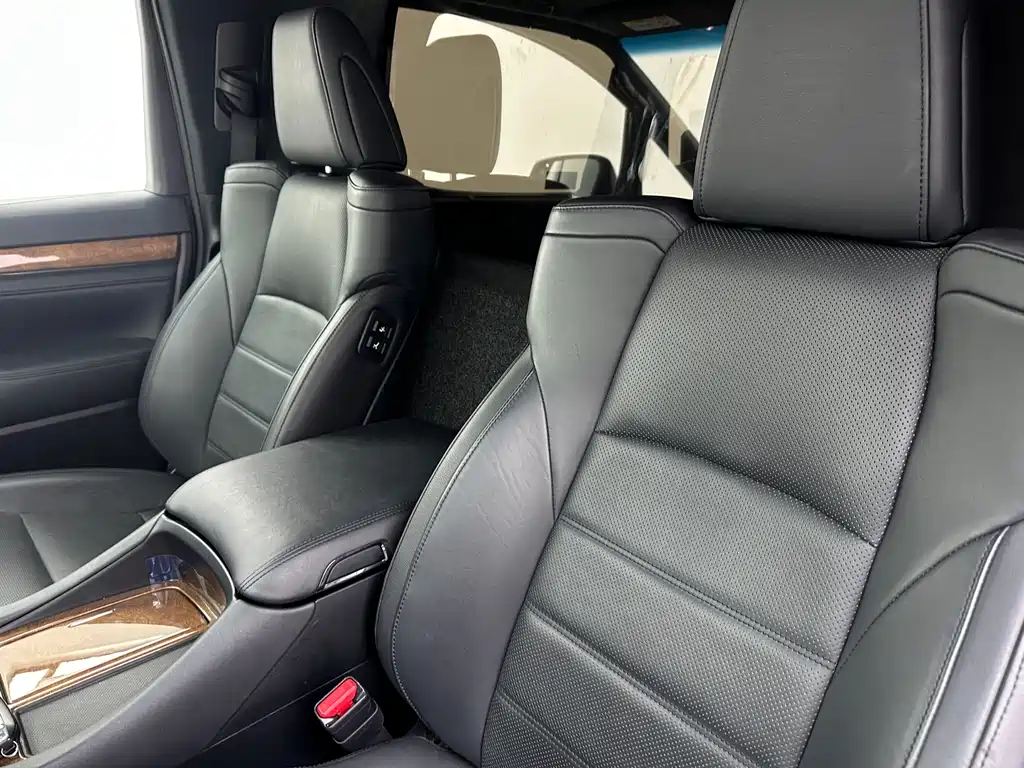 Toyota Alphard 2017 — фото 15
