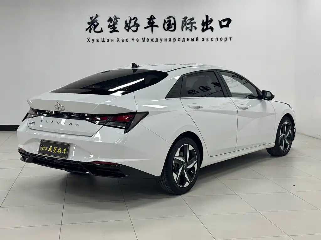 Hyundai Elantra 2023