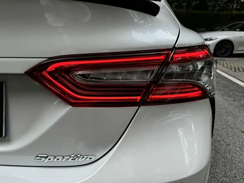 Toyota Camry 2021 — фото 25