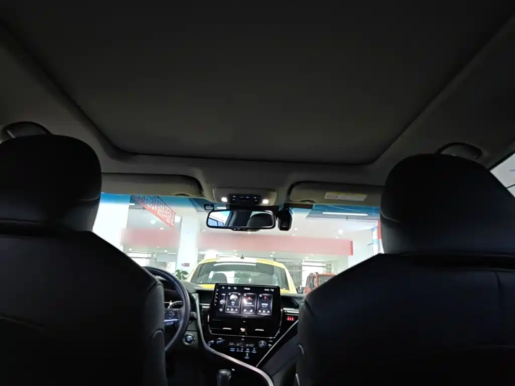 Toyota Camry 2022 — фото 18