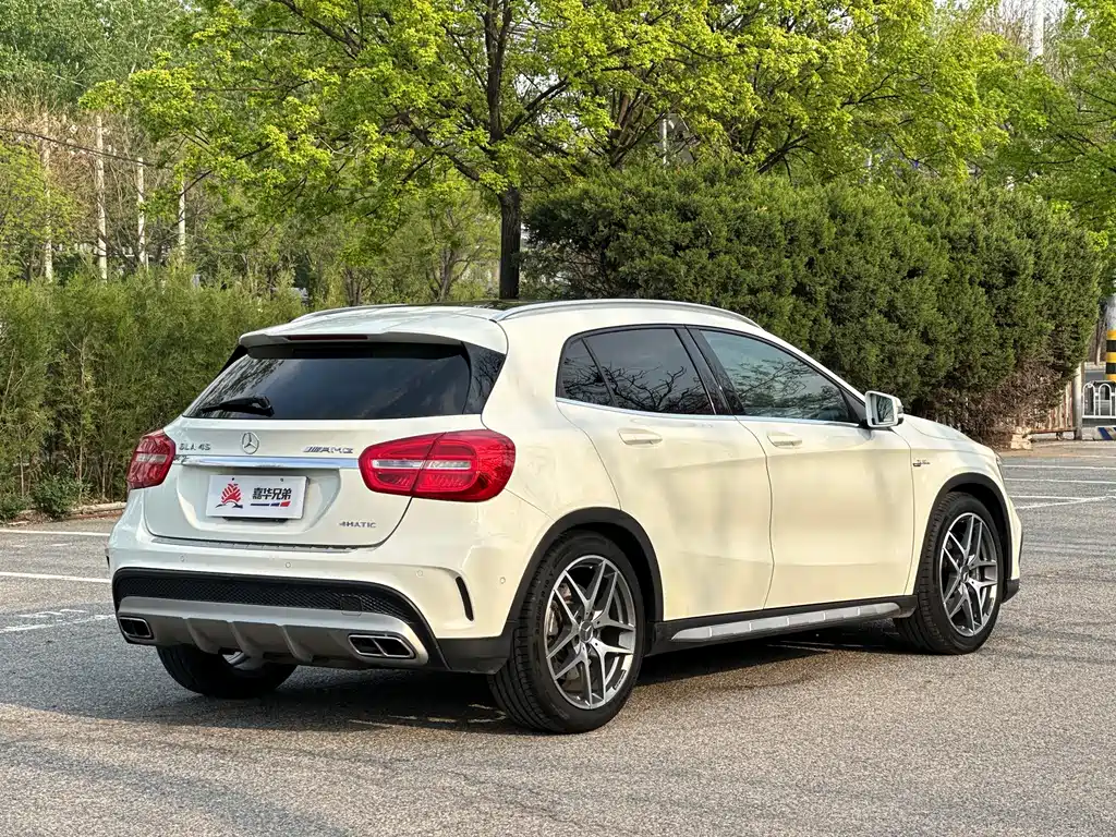 Mercedes-Benz GLA AMG 2015 — фото 9