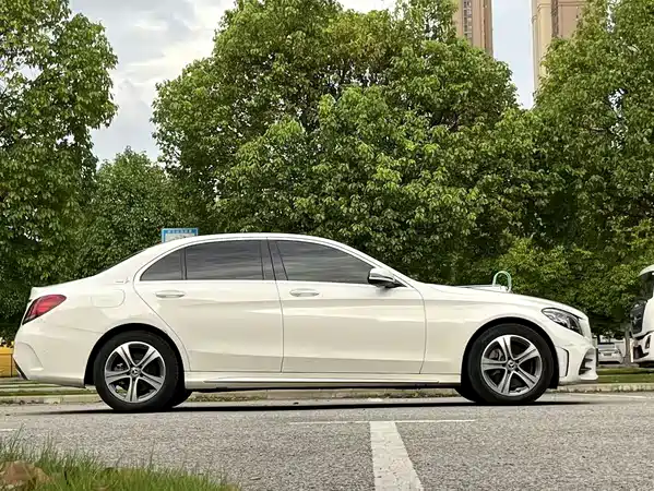 Mercedes-Benz C-Class 2021