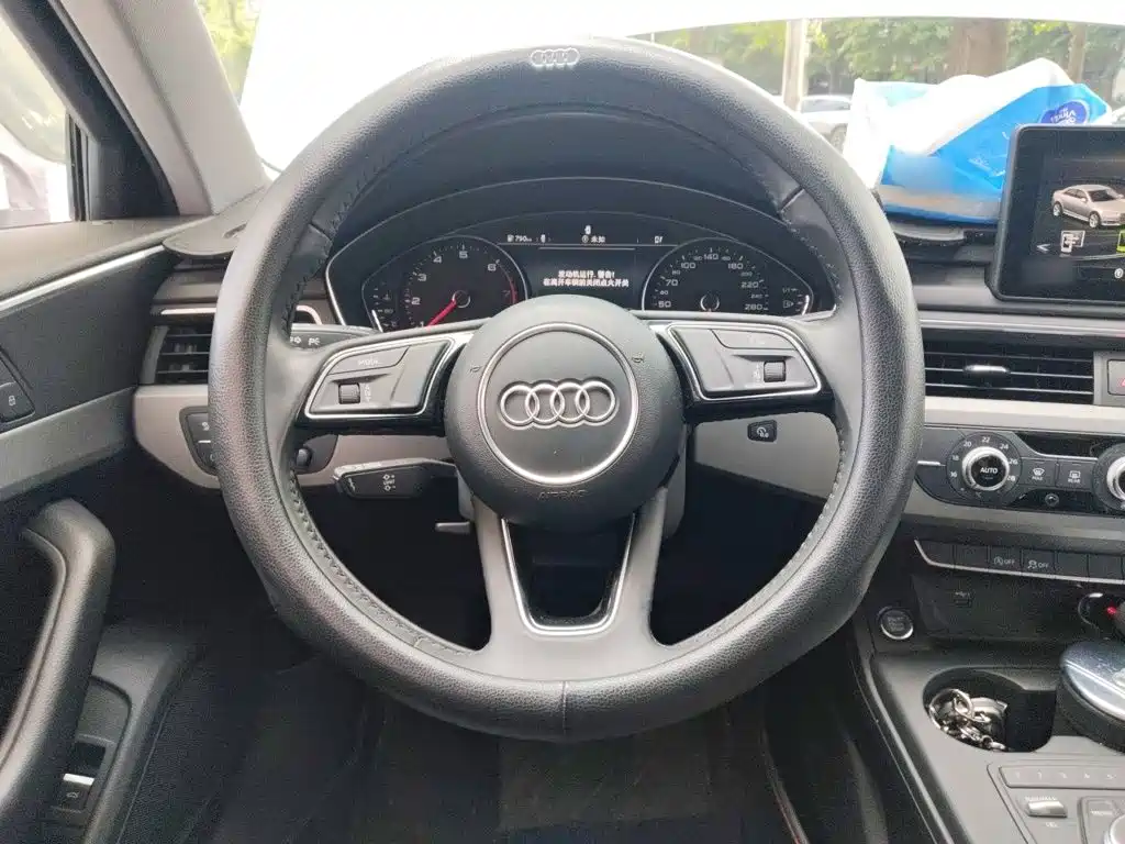 Audi A4L 2018 — фото 3