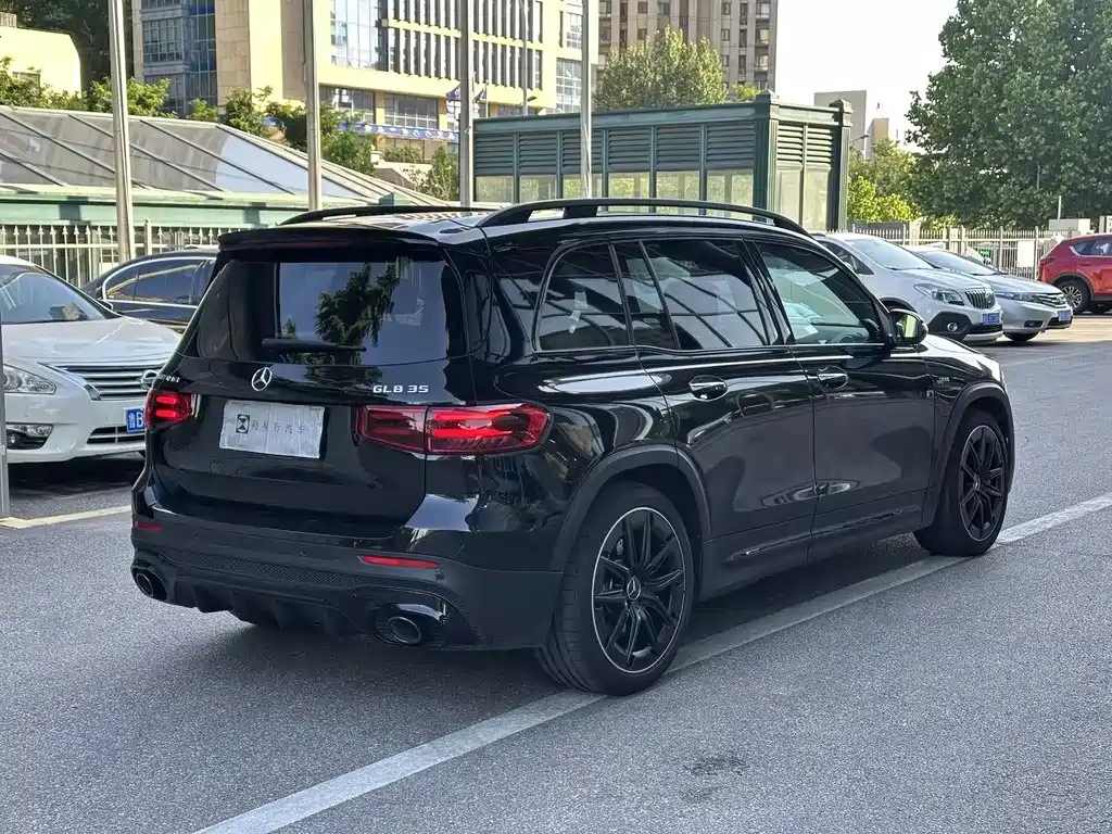 Mercedes-Benz GLB AMG 2025 — фото 4