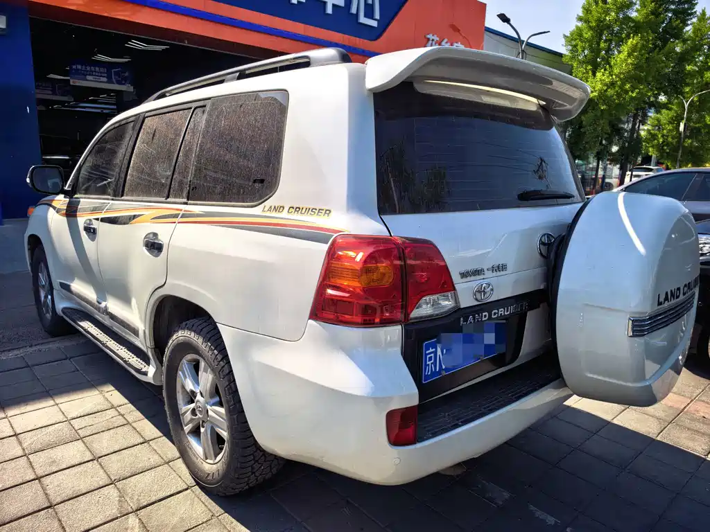 Toyota Land Cruiser 2014 — фото 18