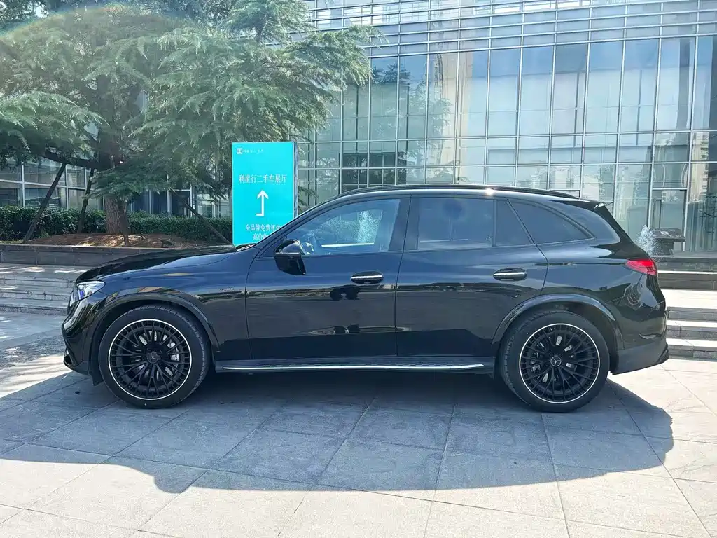 Mercedes-Benz GLC AMG 2025