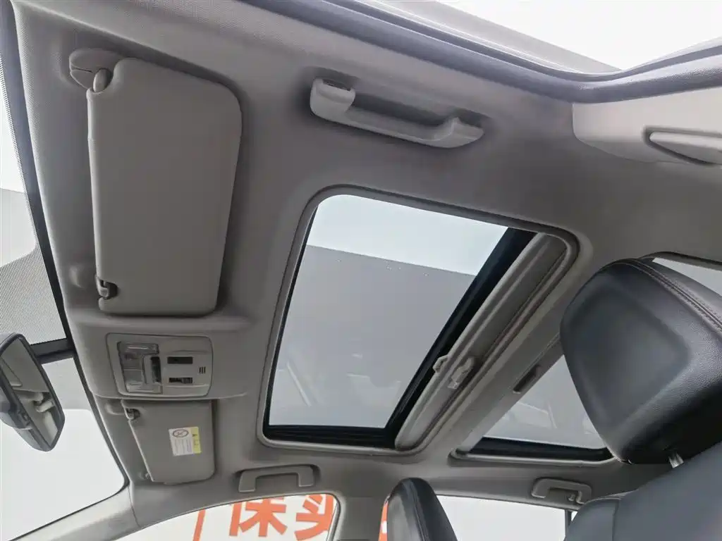 Toyota RAV4 2015 — фото 14