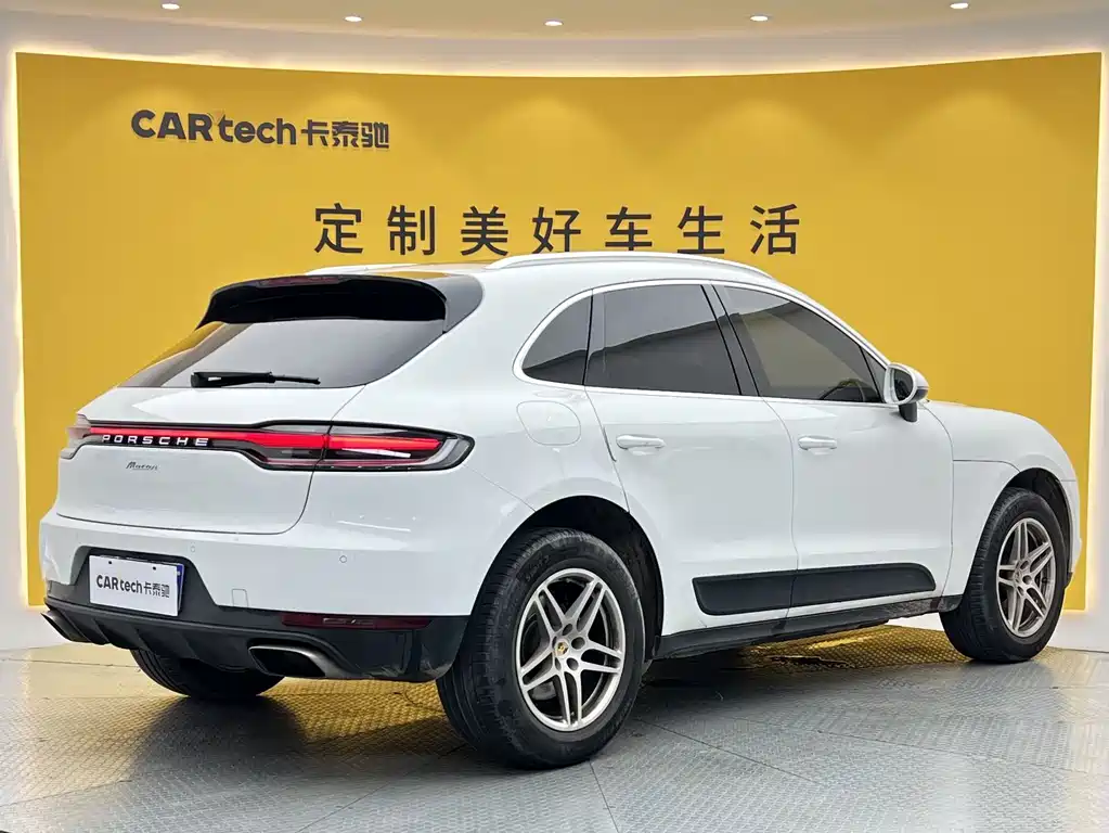 Porsche Macan 2019 — фото 24