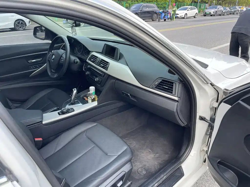BMW 3 Series 2014 — фото 10