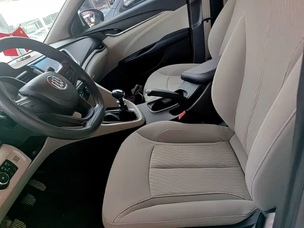 Buick Excelle 2015 — фото 15