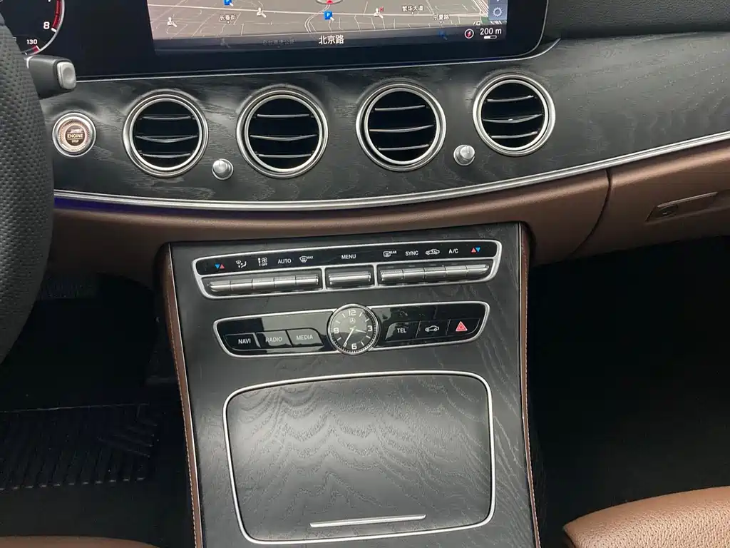 Mercedes-Benz E-Class 2018 — фото 10