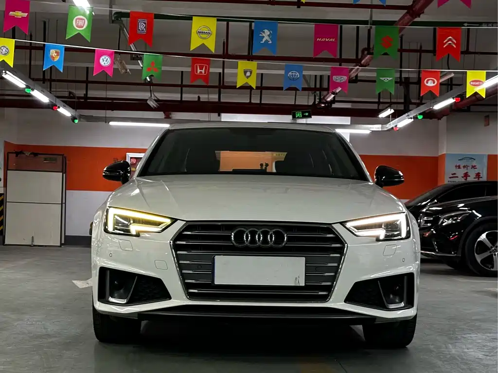 Audi A4L 2019