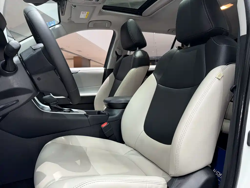 Toyota RAV4 2020 — фото 14