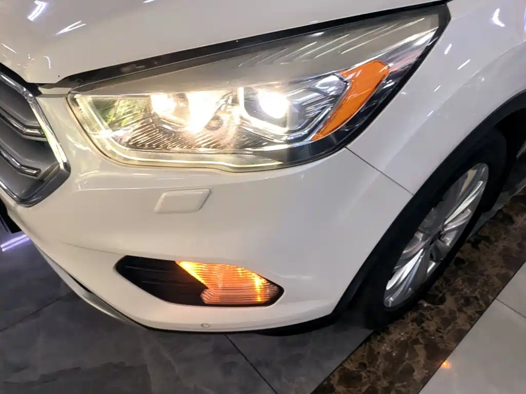 Ford Kuga 2017 — фото 24
