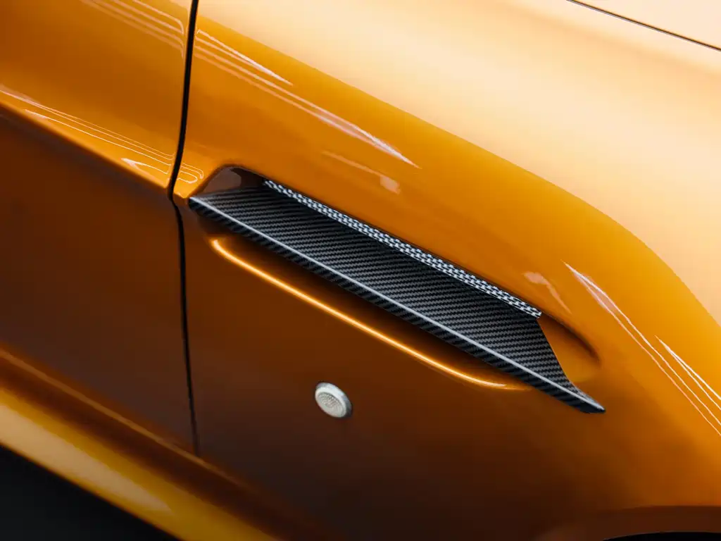 Aston Martin V8 Vantage 2013 — фото 23
