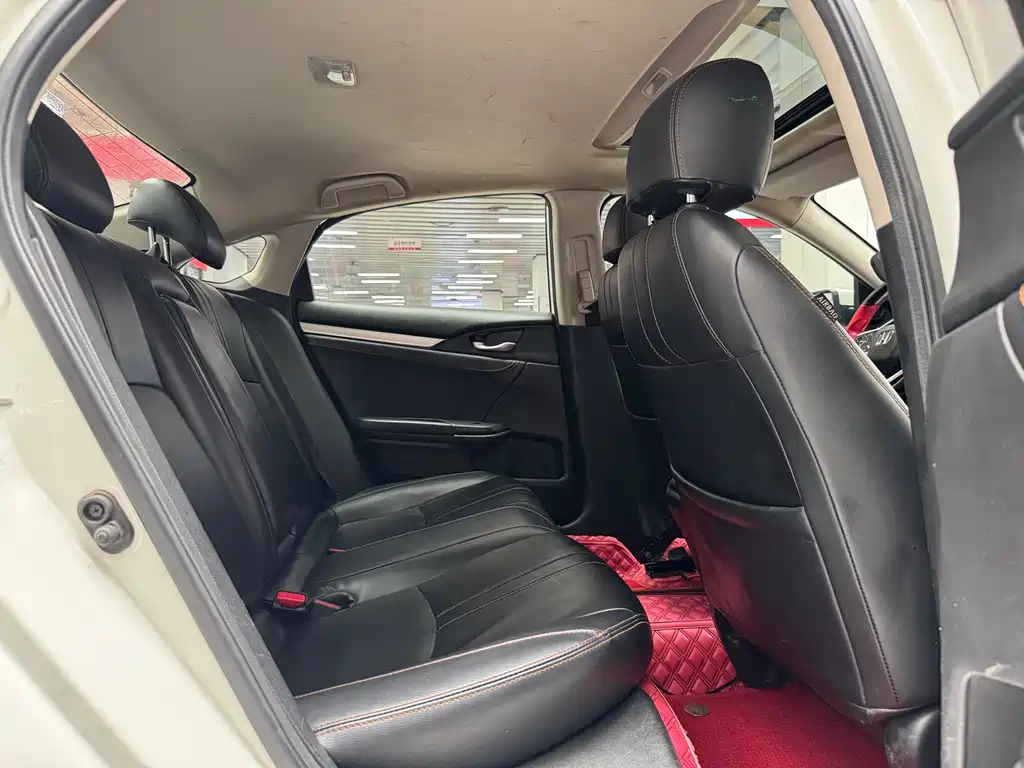 Honda Civic 2019 — фото 17