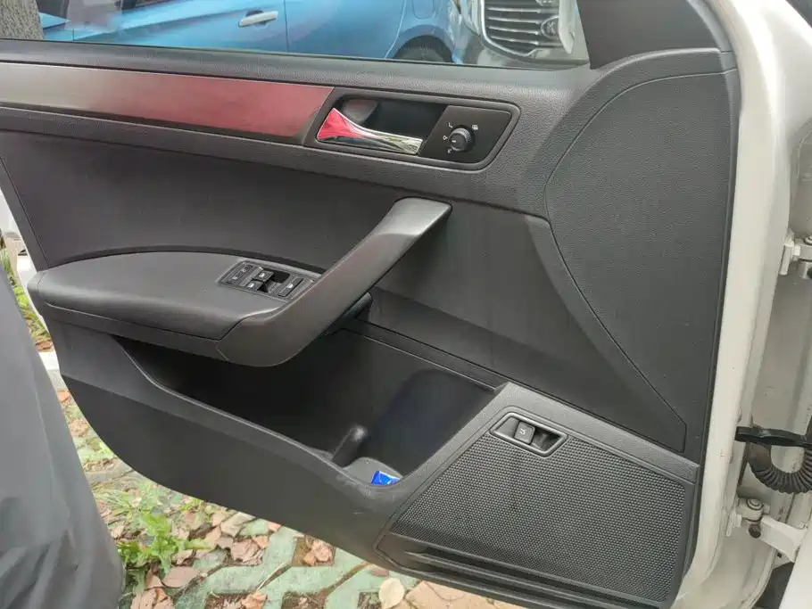 Volkswagen Santana 2014
