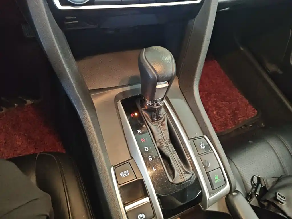 Honda Civic 2018 — фото 14