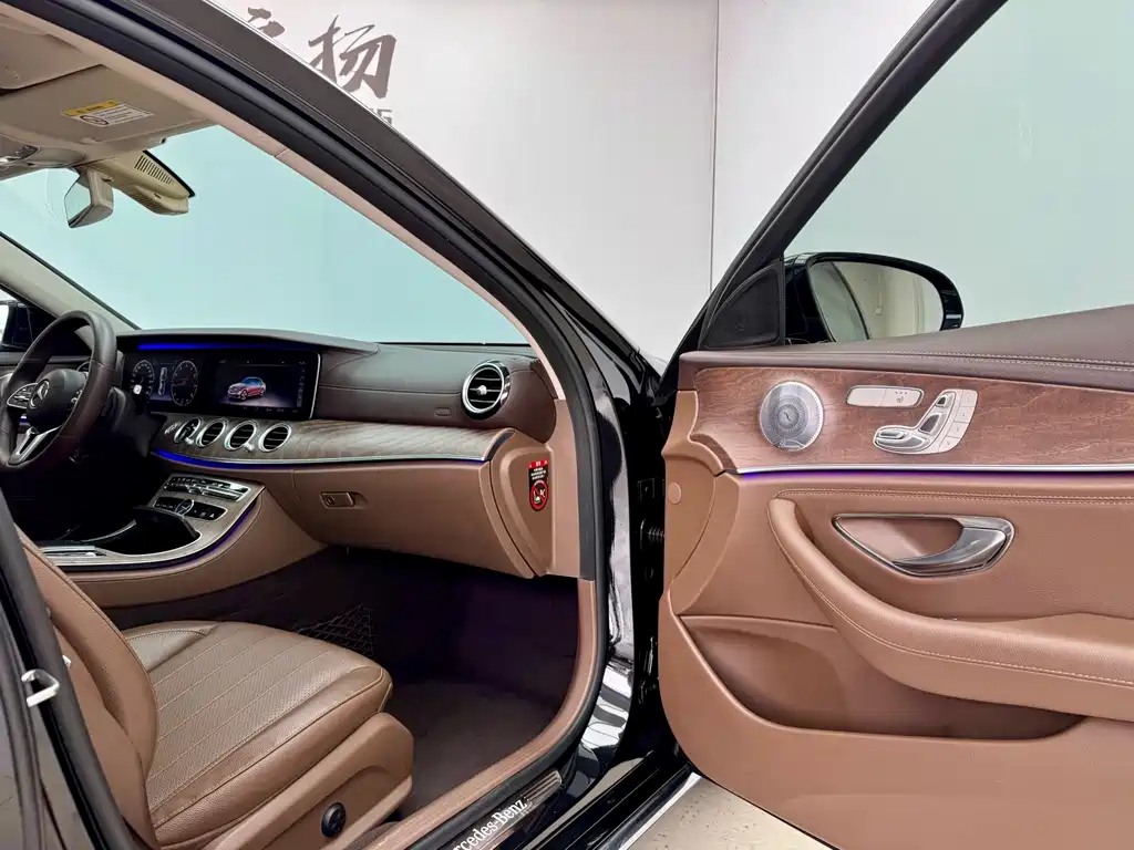 Mercedes-Benz E-Class 2020 — фото 15