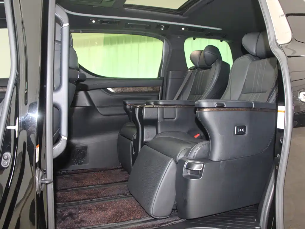 Toyota Alphard 2021 — фото 9