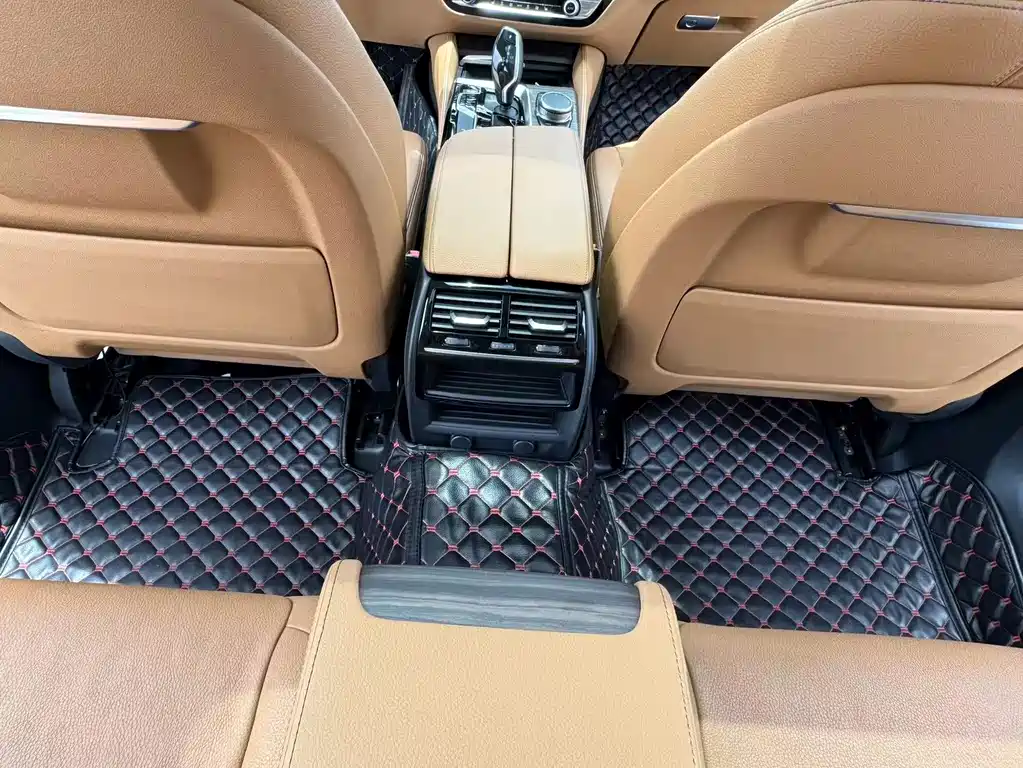 BMW 5 Series 2018 — фото 26