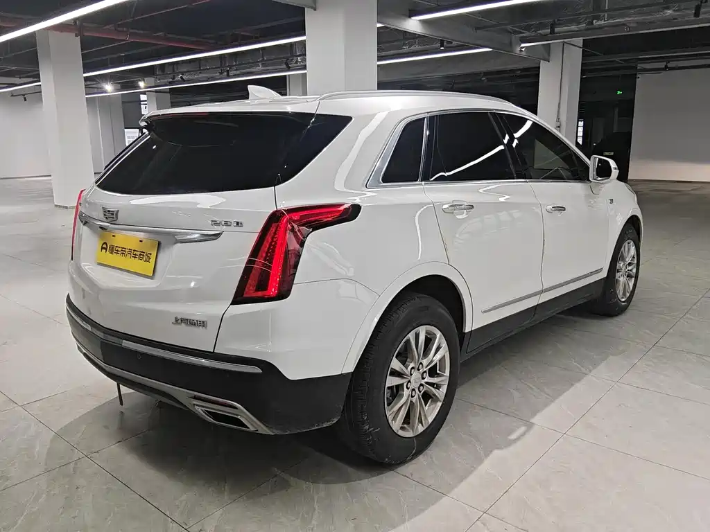 Cadillac XT5 2021 — фото 4