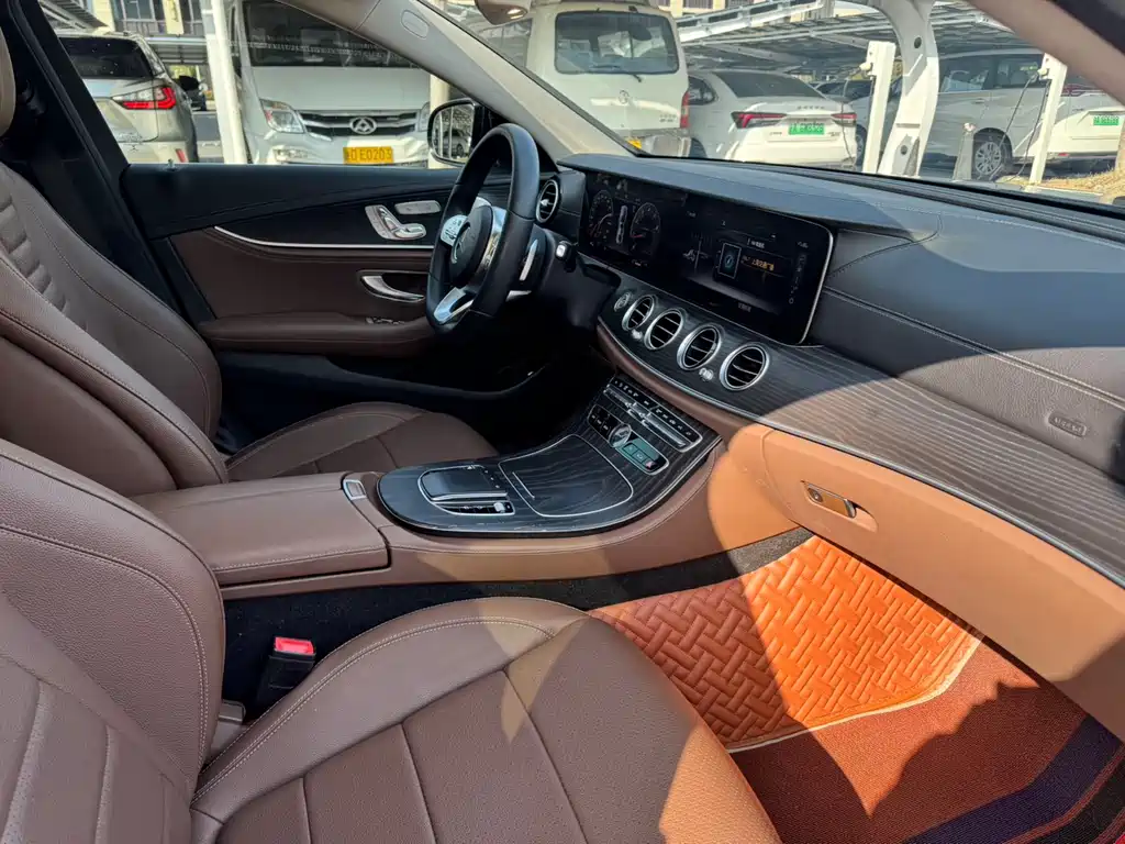 Mercedes-Benz E-Class 2019 — фото 17