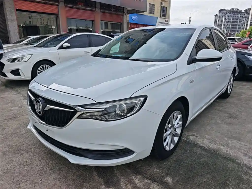 Buick Excelle 2019 — фото 1