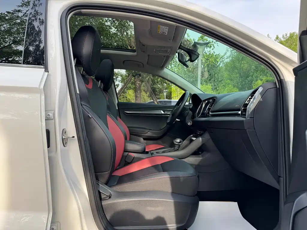 Skoda Karoq 2023 — фото 23
