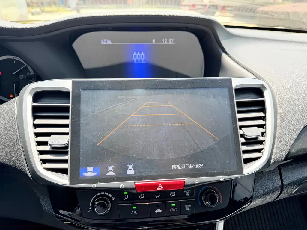Honda Accord 2018 — фото 16
