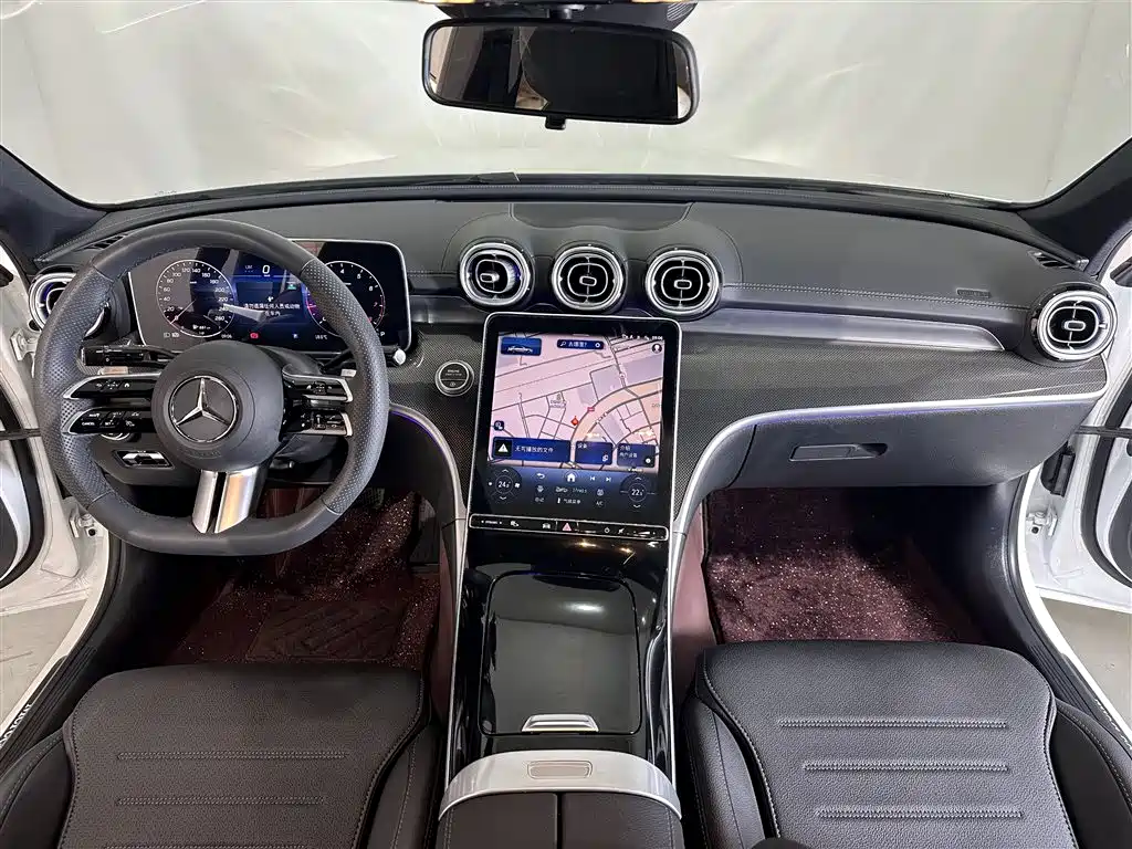 Mercedes-Benz C-Class 2025 — фото 12