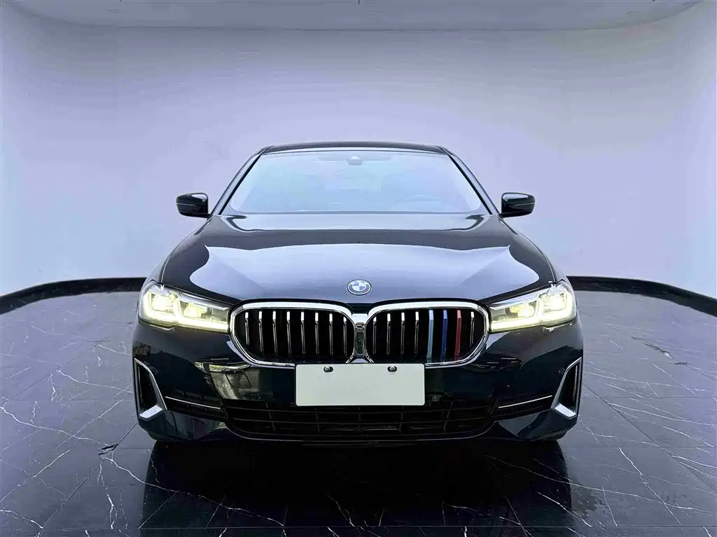 BMW 5 Series 2023 — фото 2