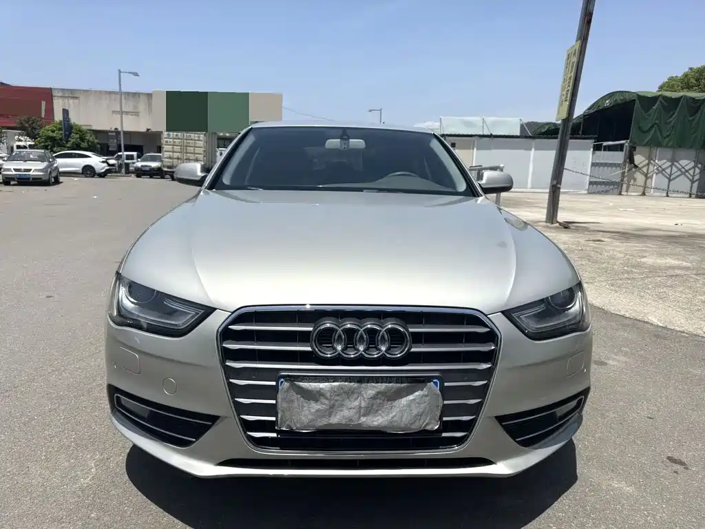 Audi A4L 2015