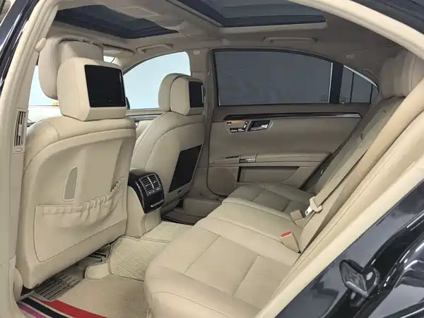 Mercedes-Benz S-Class 2012