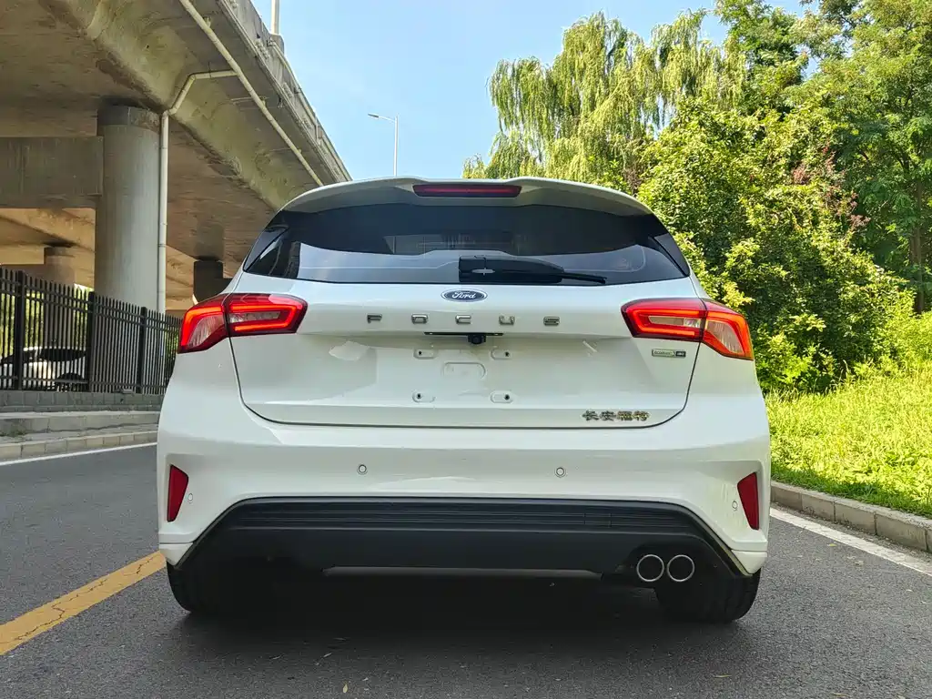 Ford Focus 2020 — фото 20