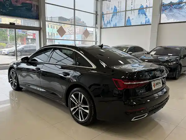 Audi A6L 2022
