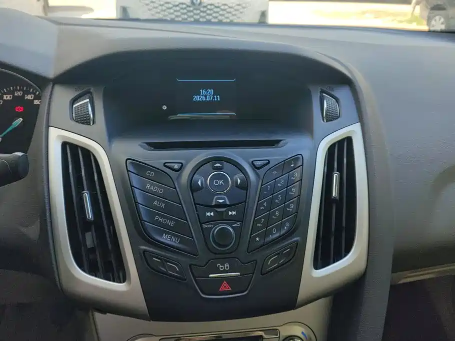 Ford Focus 2013 — фото 13