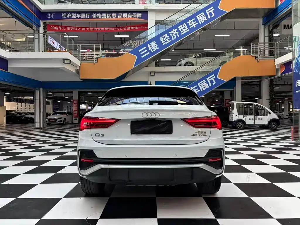 Audi Q3 Sportback 2021 — фото 18
