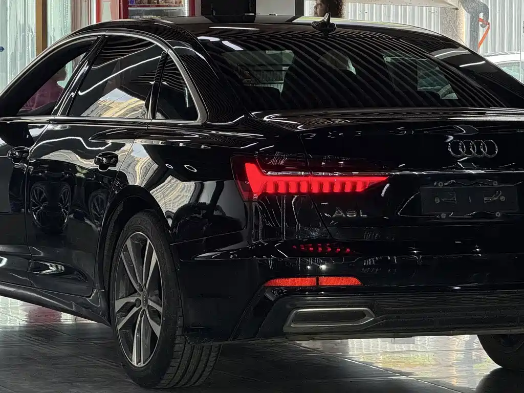 Audi A6L 2022