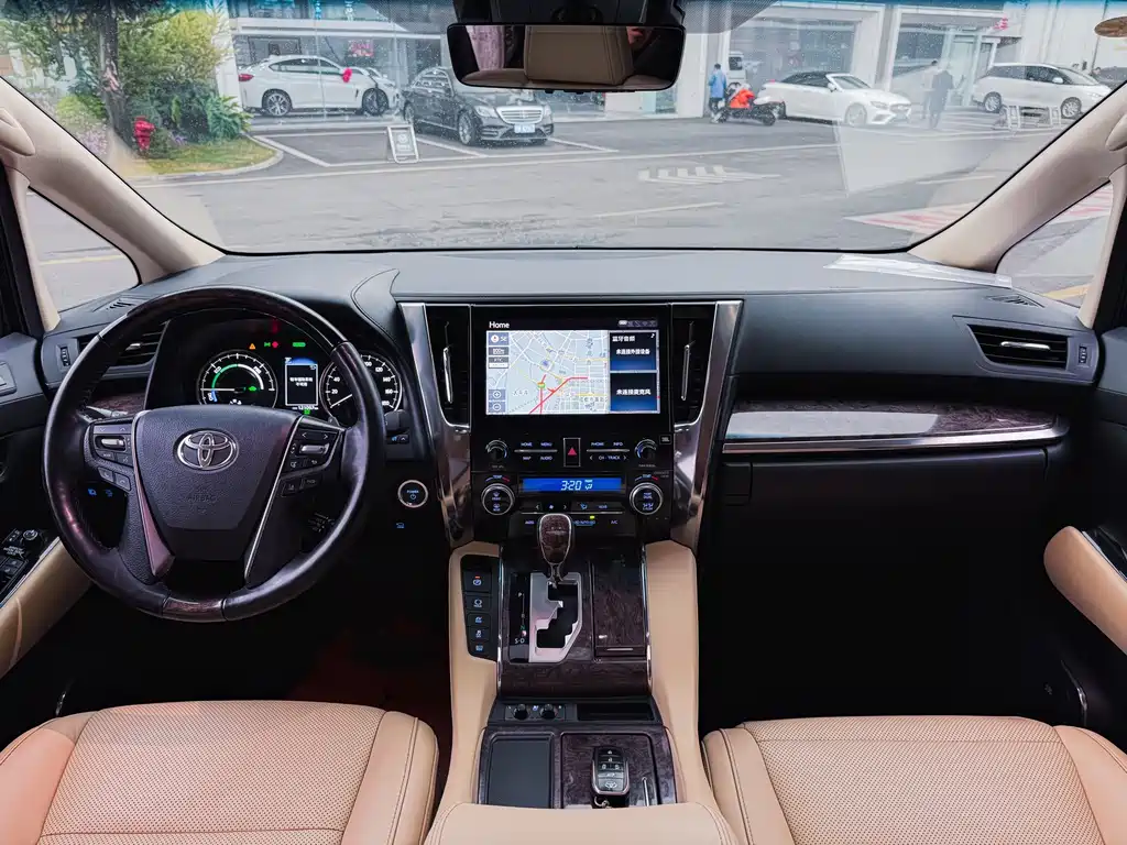 Toyota Vellfire 2022 — фото 12