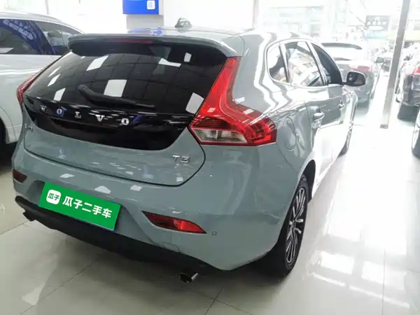Volvo V40 2017