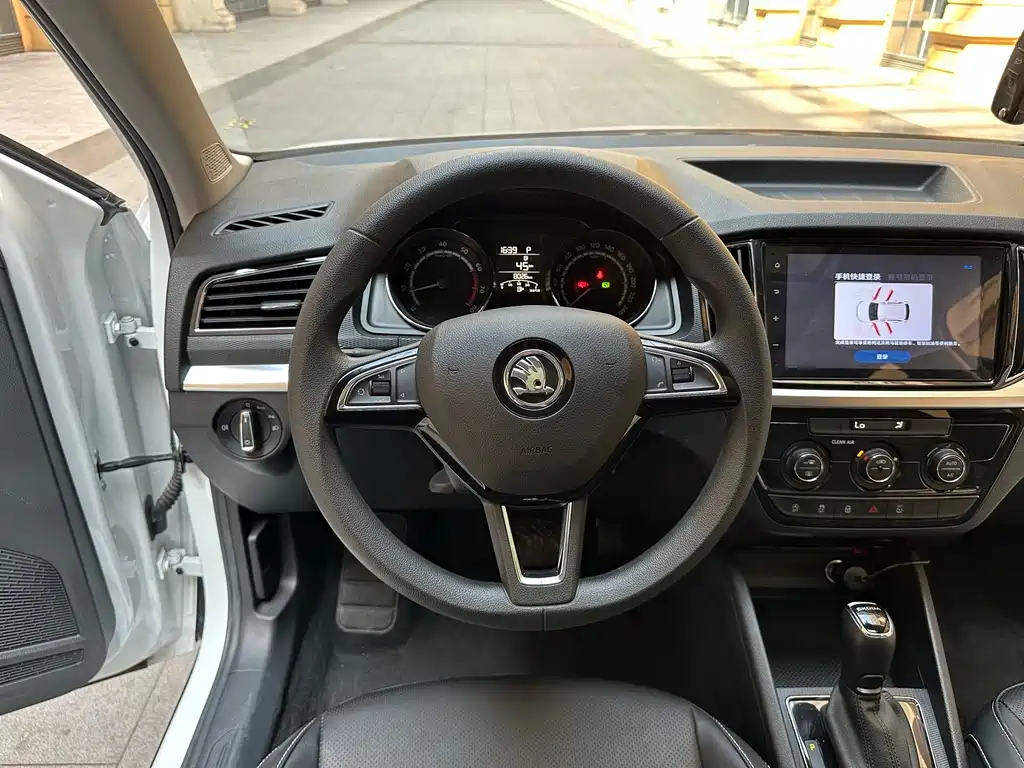Skoda Kamiq 2023 — фото 11