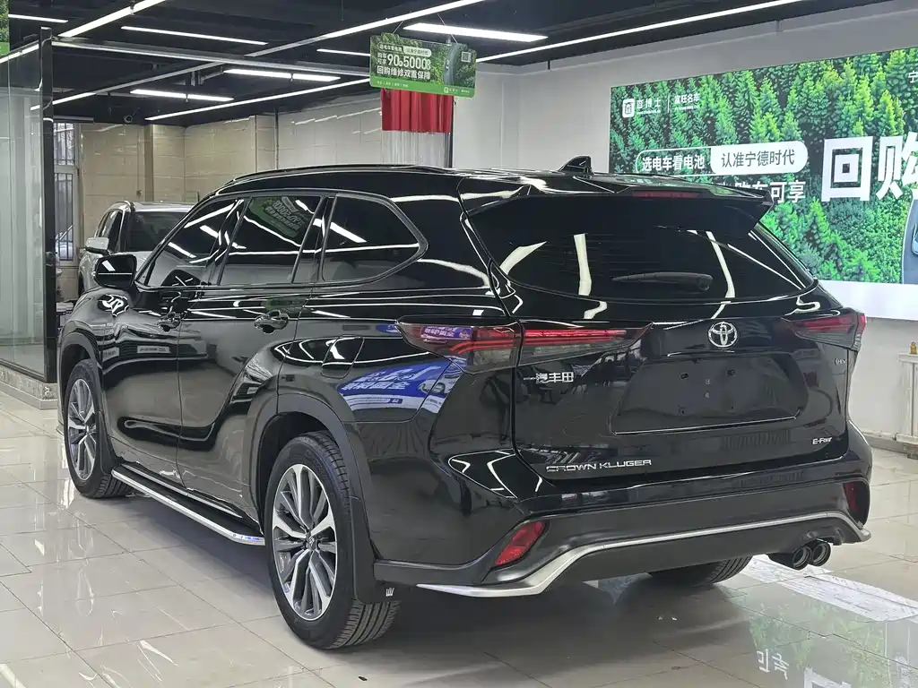 Toyota Crown Kluger 2025