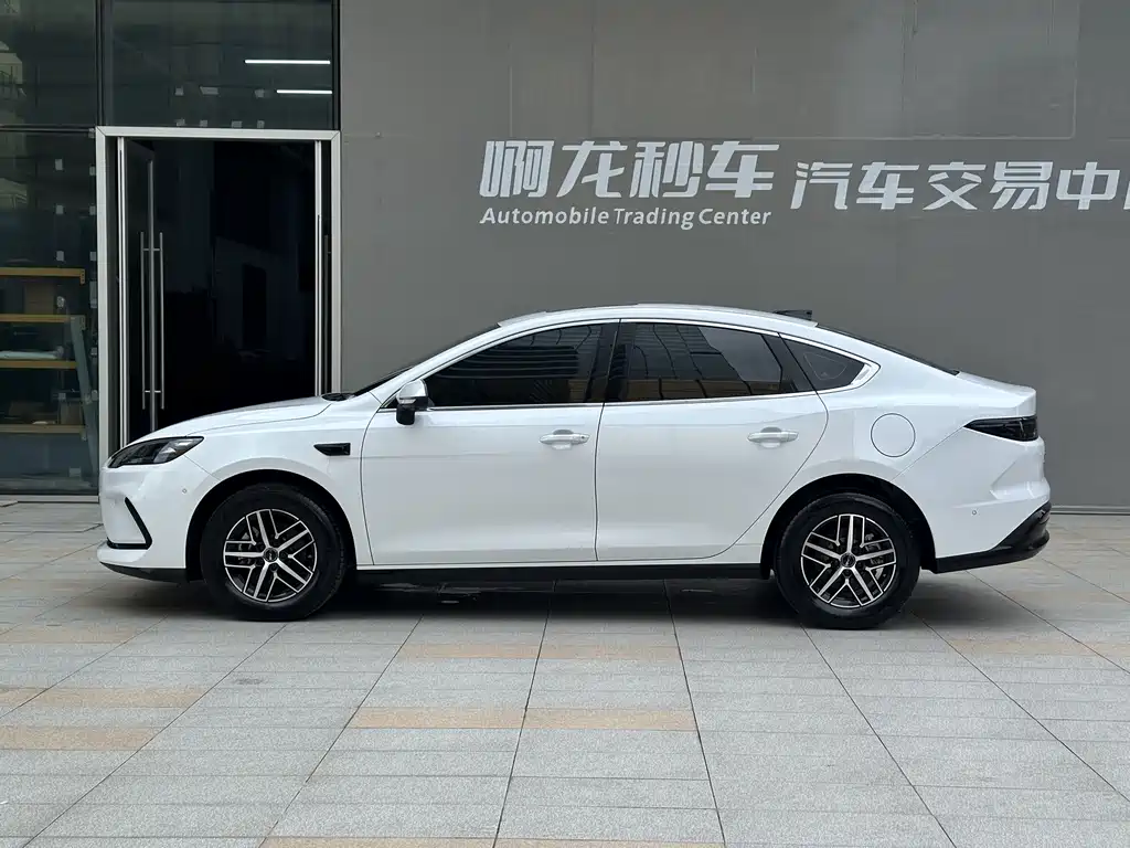 BYD Seal 05 DM-i 2025 — фото 18