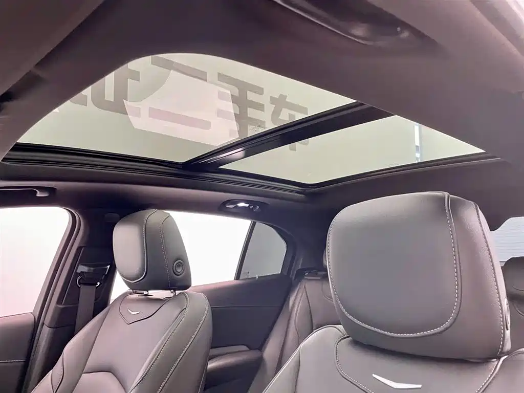 Cadillac XT4 2020 — фото 17