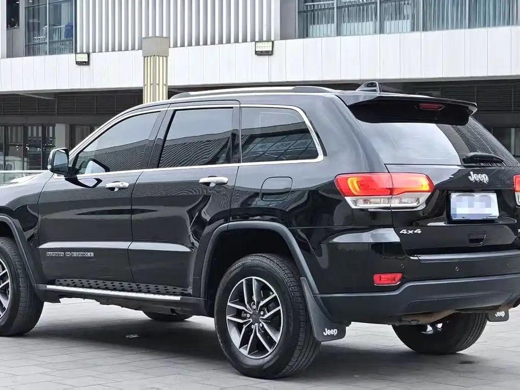 Jeep Grand Cherokee 2020 — фото 9