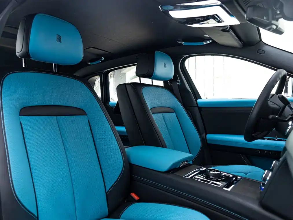 Rolls-Royce Ghost 2023 — фото 16