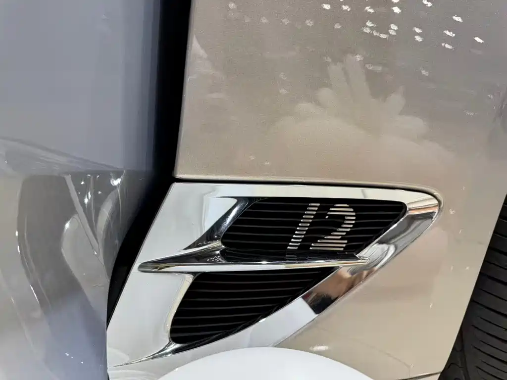 Bentley Continental 2020 — фото 10